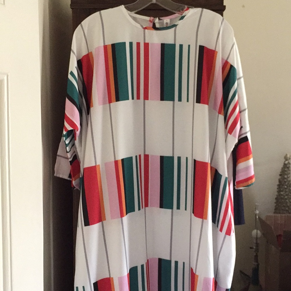 Eye catching flowing coverup dress